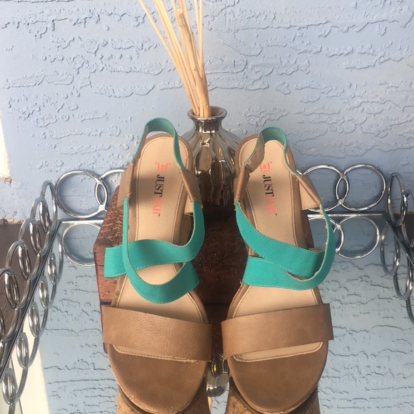 Brand: Justfab. Size:9. 3 inch heels - Picture 2 of 4